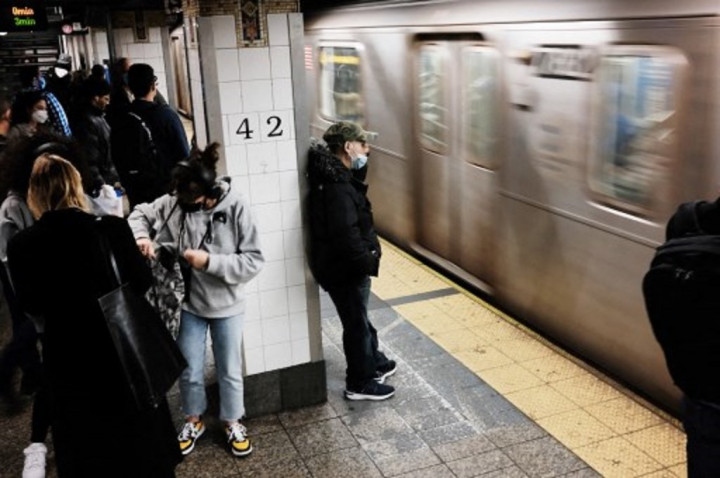 1 Penumpang Kereta Api di New York Tewas Ditembak, Pelaku Masih Buron