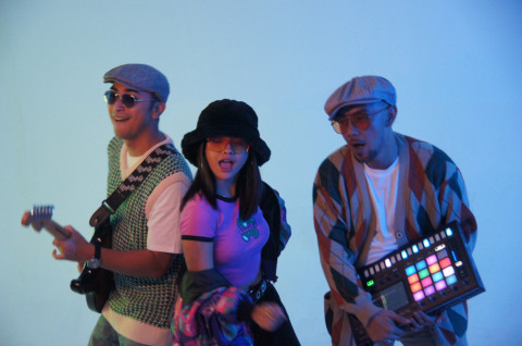 Kolaborasi Osvaldo Nugroho, Winky Wiryawan, dan Sara Fajira Hasilkan Lagu EDM Berjudul Sassy