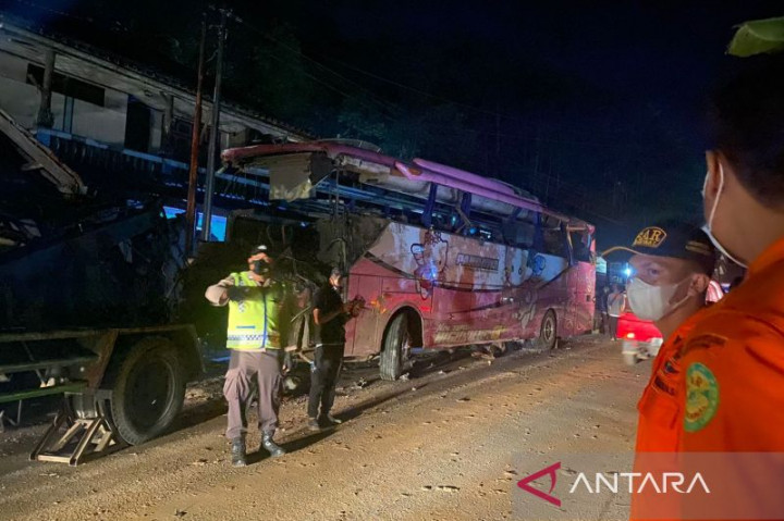 Sopir Bus Maut di Ciamis Menyerahkan Diri