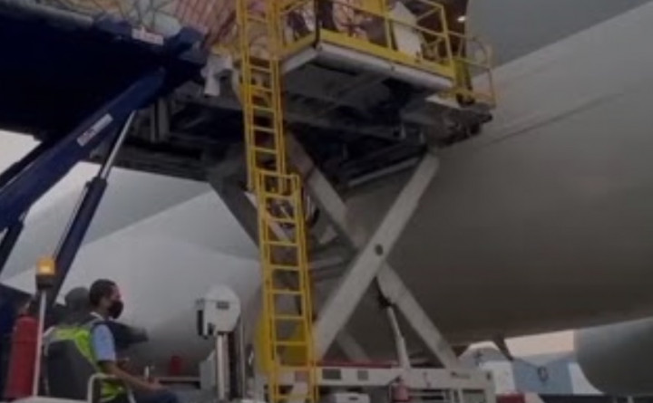 Tiba di Jakarta, Ternyata Begini Skema Pengiriman Mobil-mobil Formula E