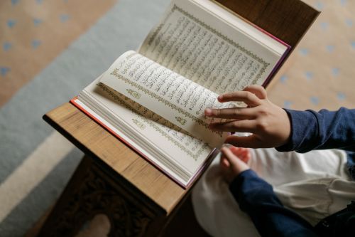 Simak 4 Manfaat Membaca Ayat Kursi Bagi Seorang Muslim