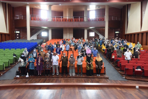 IPB Bekali Pengajar yang Ikut Program Dosen Pulang Kampung Kemampuan Menulis Berita