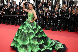 Potret Raline Shah Tampil Memukau di Red Carpet Cannes 2022