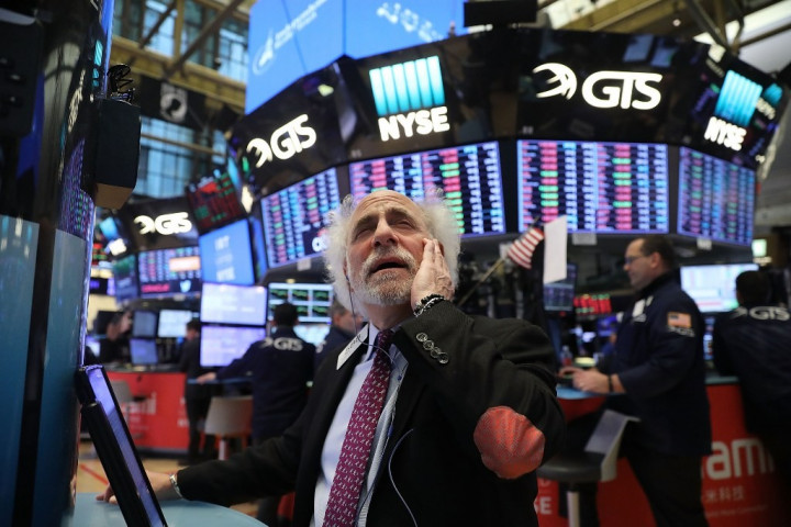 Wall Street Bergerak <i>Mixed</i>, Nasdaq Terpuruk