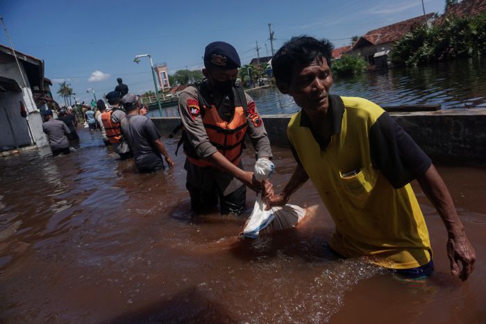Warga Terdampak Banjir Rob Mulai Sakit dan Kekurangan Air Bersih