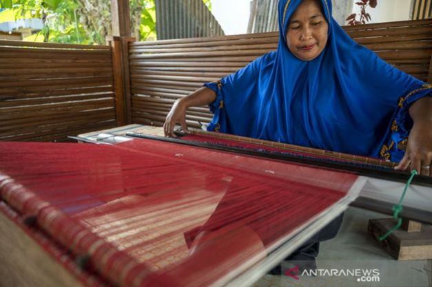 Kain Tenun Donggala Diajukan sebagai Warisan Budaya Tak Benda UNESCO