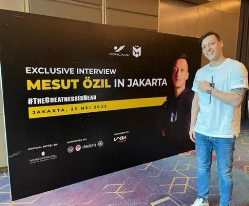 Puas Makan Rendang dan Gado-gado, Mesut Ozil Mau Salat Jumat di Istiqlal