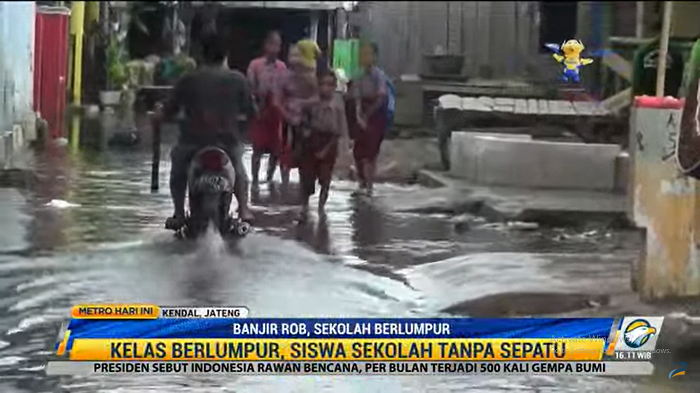 Banjir rob, sekolah berlumpur. Foto: Dok/Metro TV