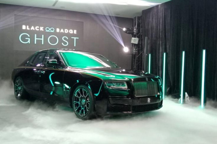 Sisi Gelap dari Rolls-Royce Black Badge Ghost