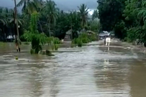 Banjir Putus Akses Jalan Trans Sulawesi Mamuju-Majene