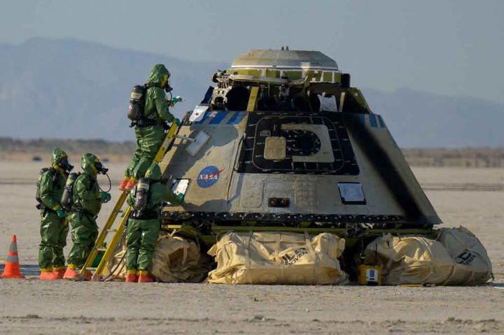 Foto Terpopuler: Kapsul Boeing Starliner Kembali ke Bumi hingga Karangan Bunga di TKP Penembakan di Texas