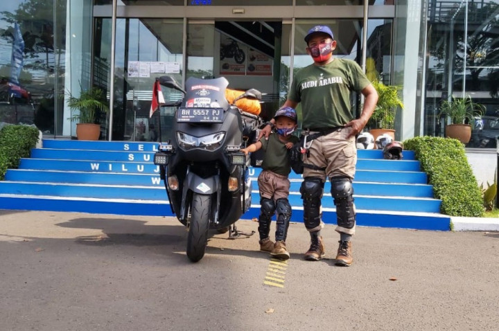 Lagi, Lilik Gunawan Touring Ke Arab Buat Naik Haji