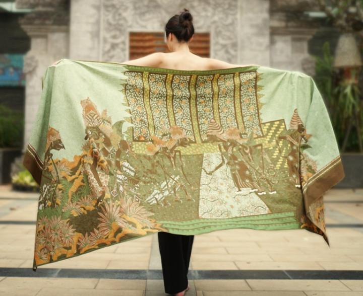 Cintai atau Paling Tidak Peduli dengan Batik