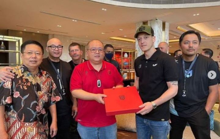 Bali United 'Gercep' Temui Mesut Ozil, Bahas Kontrak?