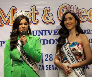 Pertama Kali ke Indonesia, Miss Universe 2021 Ketagihan Minum Jamu