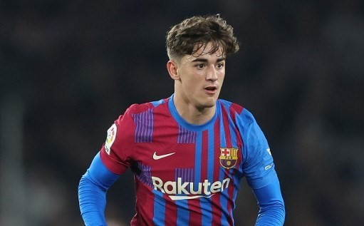 Fabregas Desak Barcelona Pertahankan Gavi