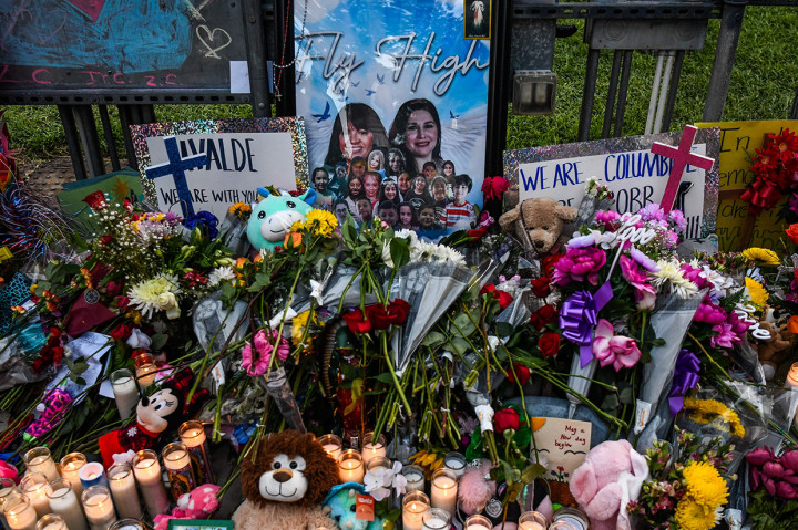 Suasana Penghormatan untuk Korban Penembakan Sekolah Texas