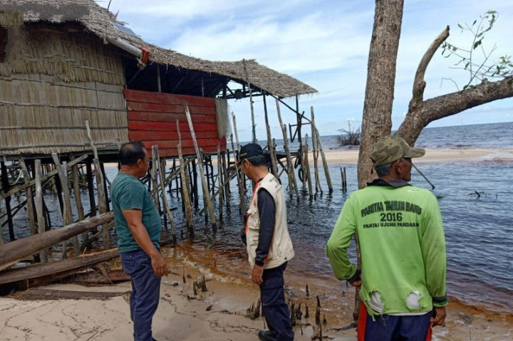 Permukiman Nelayan di Kotawaringin Timur Hancur Disapu Banjir Rob
