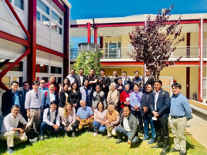 Tim USK Kembangkan Kurikulum Magister Ind4.0 di Yunani