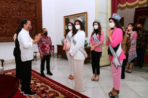 Jokowi Minta Puteri Indonesia 2022 dan Miss Universe 2021 Terlibat di KTT G20