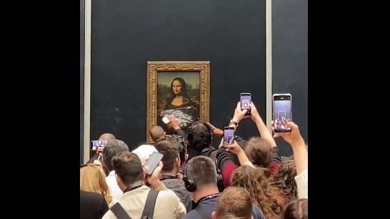 Lukisan Mona Lisa Dilempar Kue, Pelaku Menyamar Sebagai Perempuan Tua