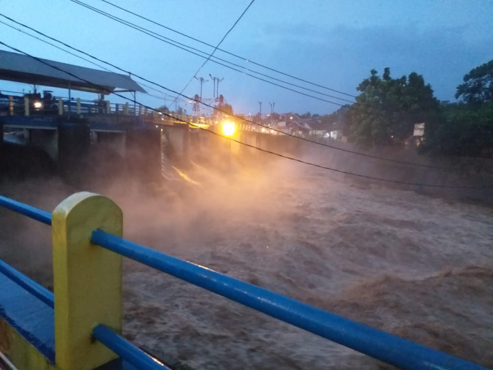 Bendungan Katulampa Siaga 2, Warga Jakarta Diminta Waspada