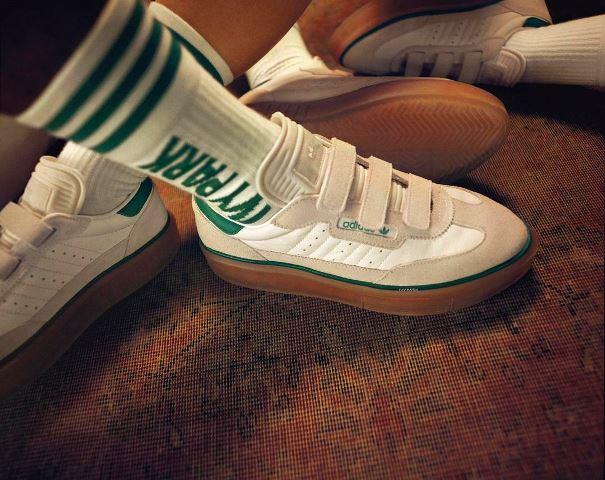 Ini dia sepatu dari si hot mama, Beyonce dengan Adidas. (Foto: Dok. Instagram Ivy Park/@weareivypark)