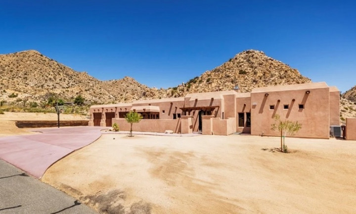 Amber Heard Diam-Diam Beli Rumah di Tengah Gurun, Begini Penampakannya