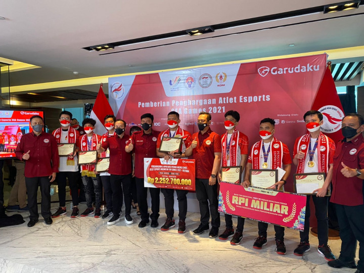 PBESI Serahkan Bonus Rp3,7 Miliar untuk Atlet Esports SEA Games Hanoi