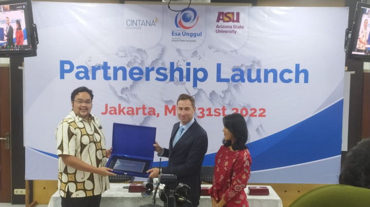 Universitas Esa Unggul Gandeng Arizona State University Hadirkan Pendidikan Kelas Dunia di Indonesia