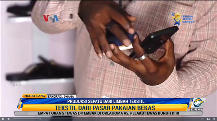 Warga Ghana Manfaatkan Limbah Tekstil Jadi Sepatu