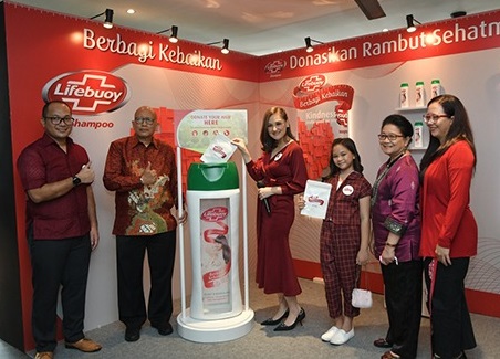 Kampanye 'Berbagi Kebaikan' Lifebuoy, Ajak Anak Donasi Rambut untuk Pejuang Kanker