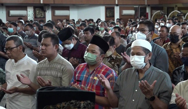 ASN Pemprov Jabar Gelar Salat Gaib untuk Putra Ridwan Kamil