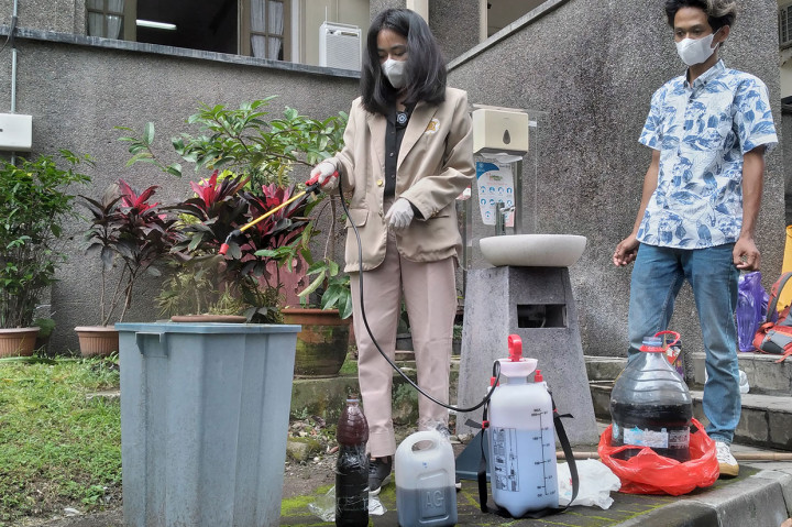 Eco Lindi, Cairan Penghilang Bau Menyengat Sampah