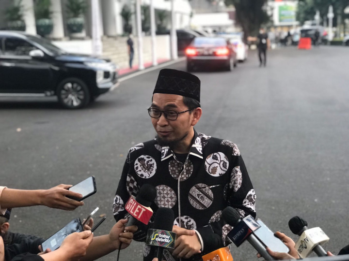 Pesan Ustaz Adi Hidayat ke Ridwan Kamil: Saling Menguatkan untuk Menerima Takdir