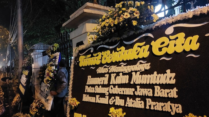 Karangan Bunga di Rumah Dinas Ridwan Kamil Membeludak, Keluarga: Terima Kasih