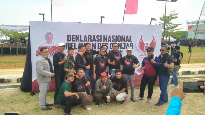 Aparatur Desa se-Jawa Tengah Deklarasi Dukung Ganjar Pranowo <i>Nyapres</i> 2024