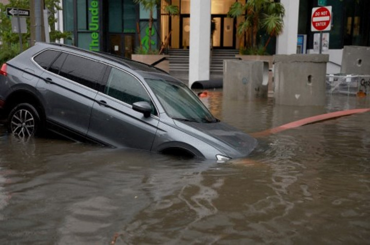Badai Tropis Alex Picu Banjir di Sejumlah Wilayah Florida