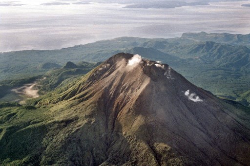 Gunung Bulusan di Filipina memuntahkan abu vulkanik pada Minggu, 5 Juni kemarin./AFP
