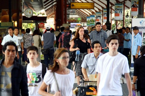 Ilustrasi turis asing di Bandara Ngurah Rai Bali - - Foto: Foto: MI/ Panca Syurkani