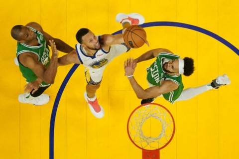 Final NBA: Warriors Bungkam Celtics, Skor Jadi Imbang 1-1