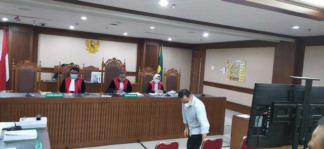 Direktur CV Nizhami Muara Perangin Angin dituntut dua tahun enam bulan penjara. Medcom.id/Candra