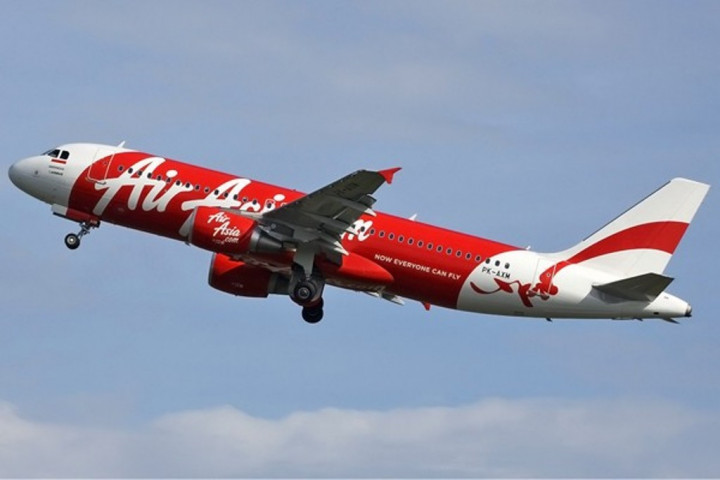 Air Asia Buka Lowongan Kerja Kru Kabin, Ini Kualifikasinya