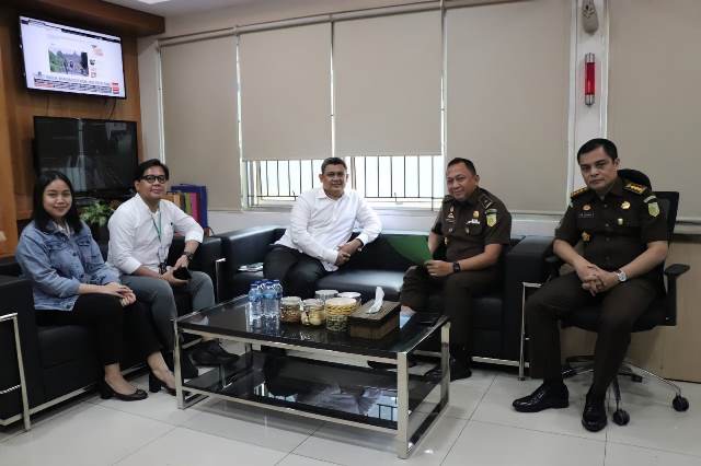 Sejumlah petinggi PT Asuransi Jiwa Taspen (Taspen Life) menyambangi Kejaksaan Agung (Kejagung). Medcom.id/Siti