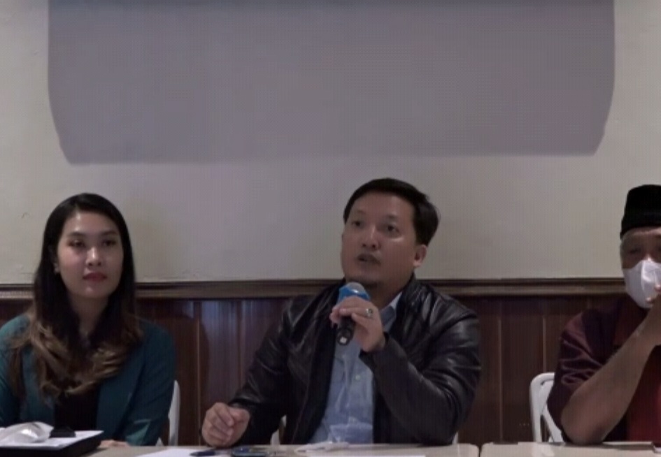 Penasihat hukum keluarga Bryan Yoga, Duke Arie Widagdo (tengah). Medcom.id/Ahmad Mustaqim