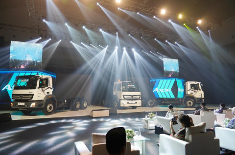 Daimler Tawarkan 11 Truk Berstandar Euro 4 Di Indonesia