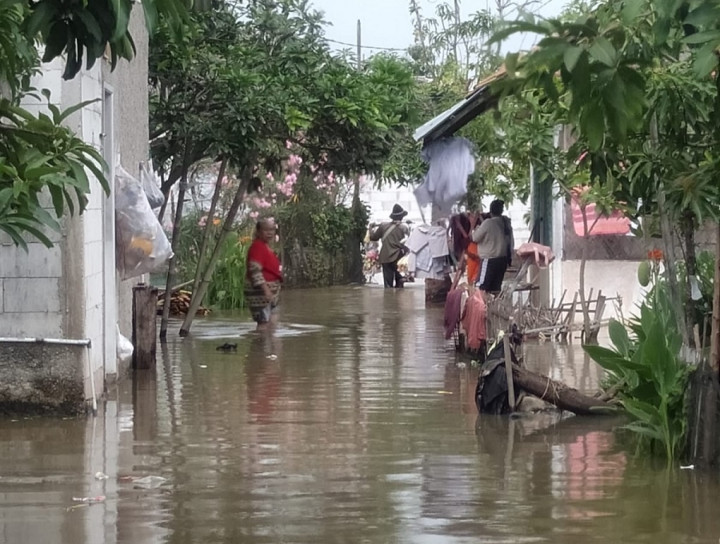 Sungai Cisadane Meluap, 520 KK di Teluknaga Tangerang Terendam Banjir