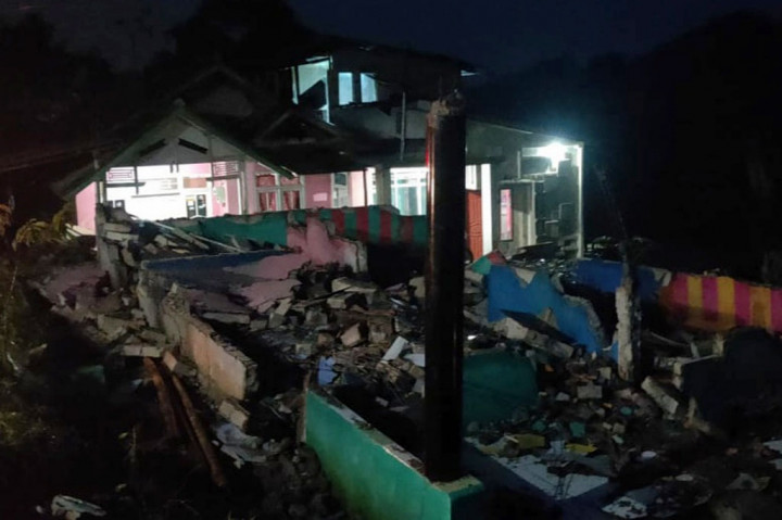 Bencana Pergerakan Tanah, Dua Rumah di Saguling Bandung Barat Ambruk