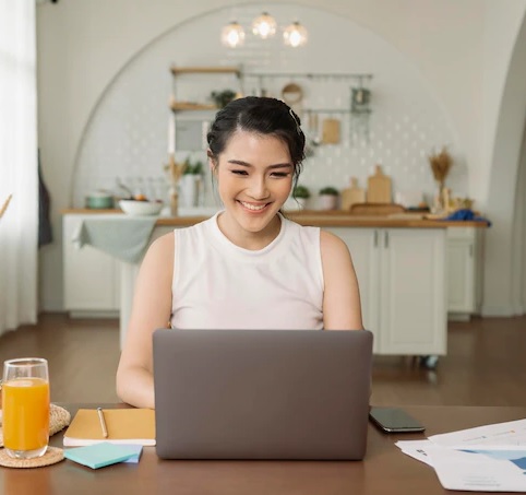 Ladies, Begini Caranya Melindungi Kulit dari Radiasi Sinar Biru Gadget