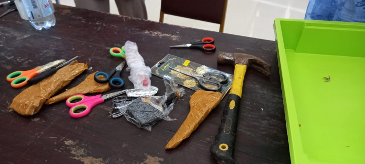 PPIH Temukan Palu Hingga Cobek di Tas Calon Haji Asal Lamongan